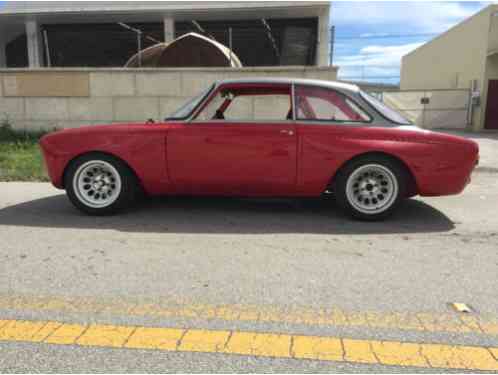 Alfa Romeo GTV red (1968)