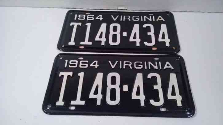 (2) VIRGINIA Antique Vehicle License Plates Tags - nice