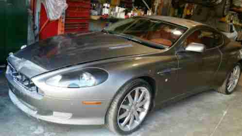 Aston Martin : DB9