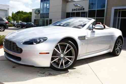 Aston Martin Vantage Roadster (2010)