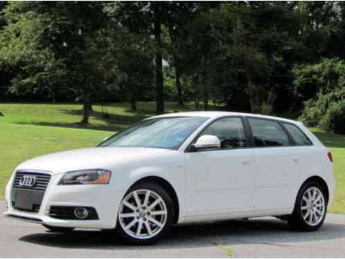 Audi A3 4dr Hatchback S tronic (2010)