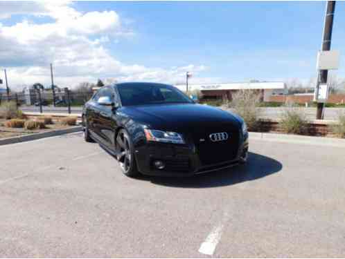 2009 Audi S5 quattro Coupe 2-Door Manual 6-Speed V8 4. 2L