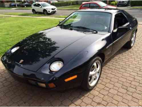 Beautiful Porsche 928 - Stuttgart 1981 edition