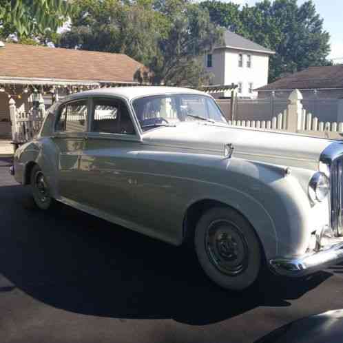 Bentley S2 (1959)