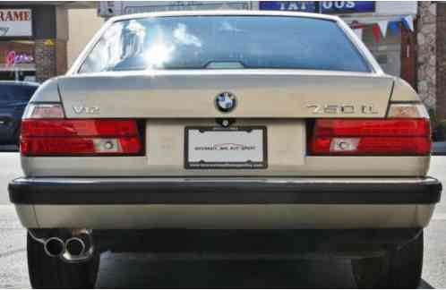 BMW 7-Series 750il (1990)