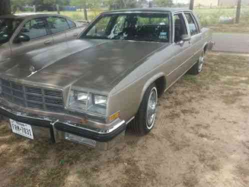 19830000 Buick LeSabre 4door