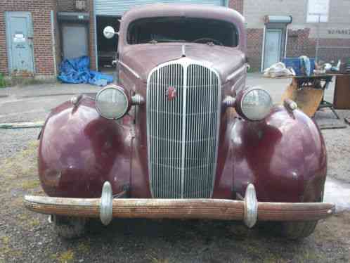 Buick 4-Door Sedan (1936)