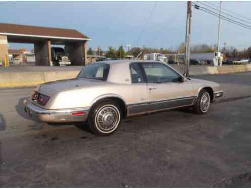 Buick Riviera (1990)