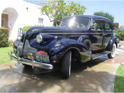 1939 Buick Roadmaster Model 81, 4 door sedan, Trunkback