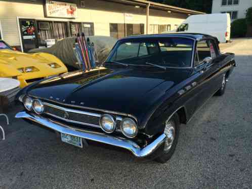 Buick Skylark 2 door hardtop (1962)