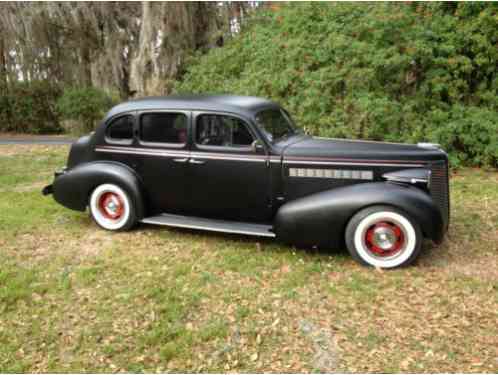 1937 Buick Special 41 Trunkback 4 door sedan