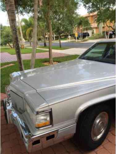 Cadillac Brougham (1990)