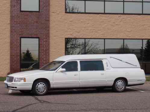 Cadillac DeVille Hearse (1997)