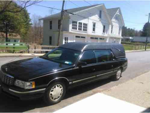 Cadillac DeVille HEARSE (1997)