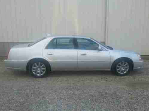 Cadillac DTS (2011)