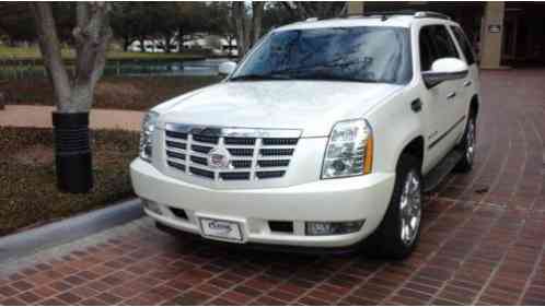 2011 Cadillac Escalade Luxury