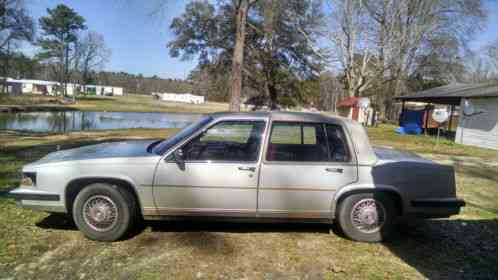 19850000 Cadillac Fleetwood