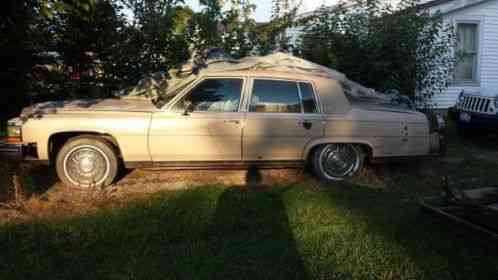 Cadillac Fleetwood Brougham (1985)