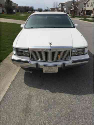 Cadillac Fleetwood BROUGHAM (1993)