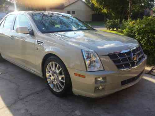 Cadillac STS (2010)