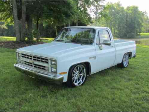 1986 Chevrolet C-10 Custom Deluxe