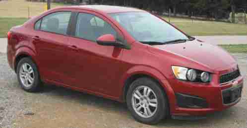 Chevrolet Sonic LS (2012)