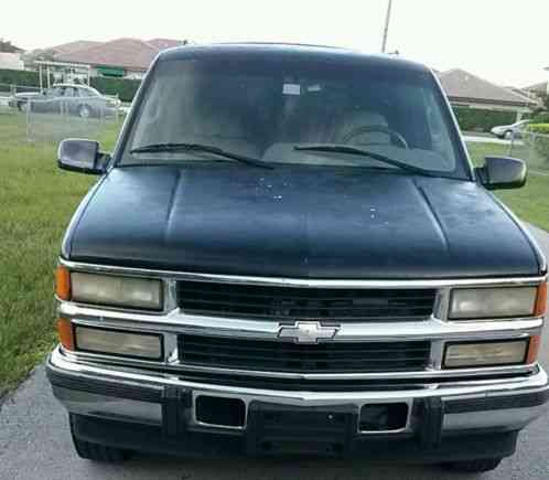 Chevrolet Suburban LT Diesel (1996)