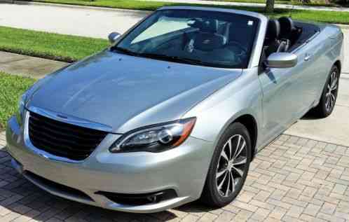 Chrysler 200 Series Convertible (2013)