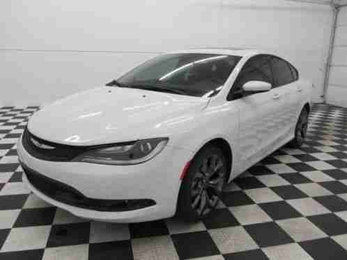 Chrysler 200 Series S (2015)