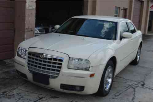 Chrysler 300 Series LIMITED (2005)