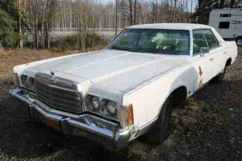 1974 Chrysler New Yorker Brougham