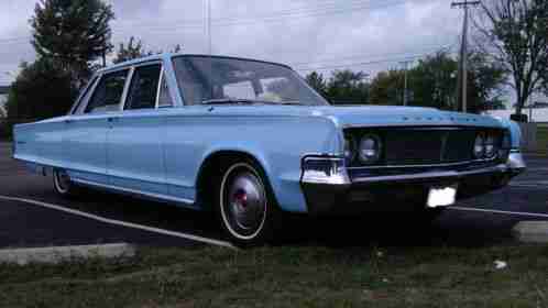 Chrysler Newport Town Sedan- show (1965)