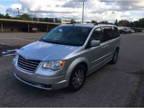 2009 Chrysler Town & Country 25 anniversary edition