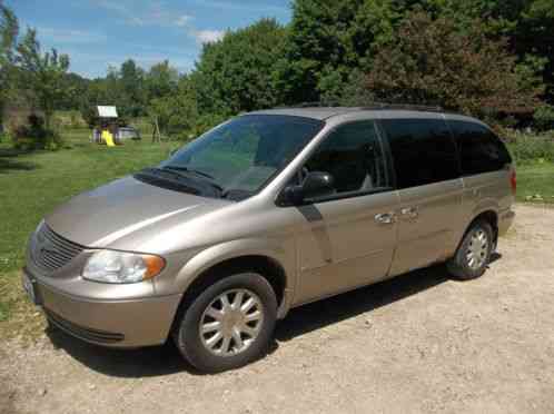 Chrysler Town & Country (2003)