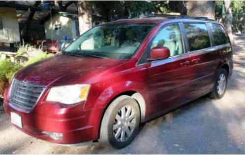 2008 Chrysler Town & Country Grand Touring package