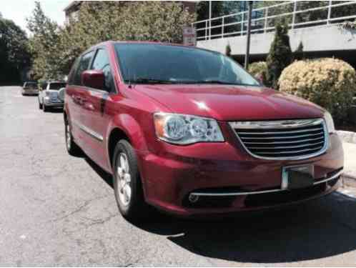2012 Chrysler Town & Country GT