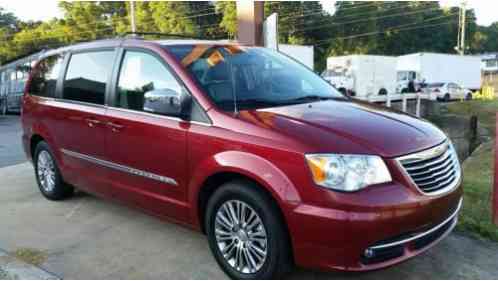 Chrysler Town & Country L (2014)