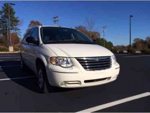 Chrysler Town & Country (2006)