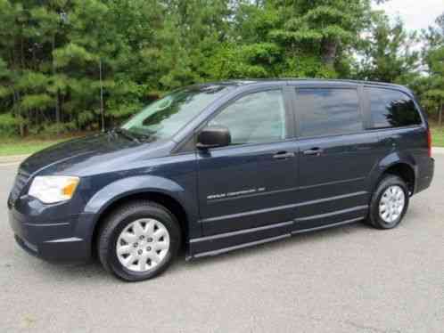 Chrysler Town & Country Lowered (2008)