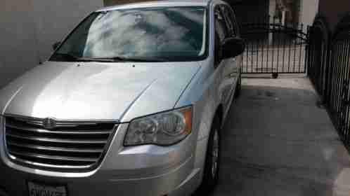 Chrysler Town & Country LX (2009)