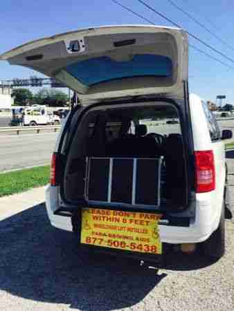 2008 Chrysler Town & Country LX