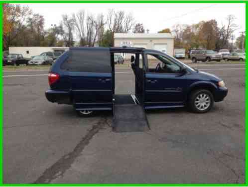 2002 Chrysler Town & Country LX