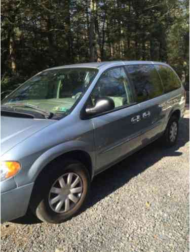 2003 Chrysler Town & Country LX