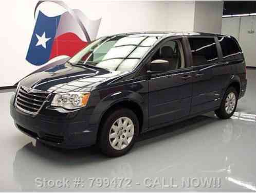 Chrysler Town & Country LX STOW N (2008)