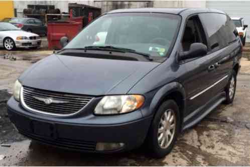 Chrysler Town & Country (2002)