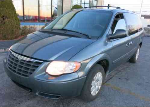 Chrysler Town & Country (2005)