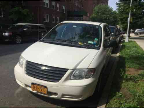 2005 Chrysler Town & Country