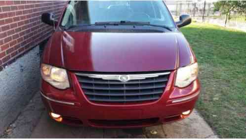 2005 Chrysler Town & Country Touring