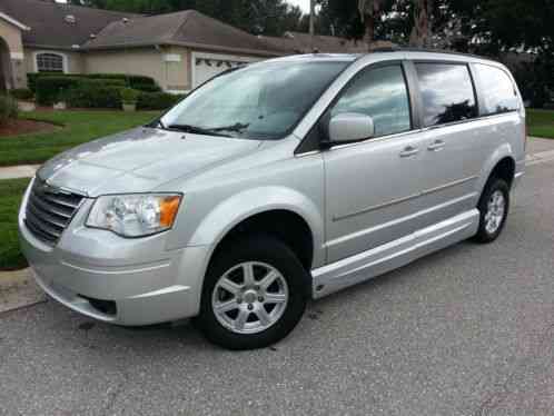 Chrysler Town & Country (2010)