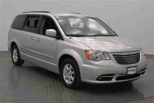 2012 Chrysler Town & Country Touring